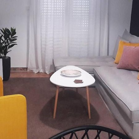Apartamento Elegant & Charming Apt. In The Hilton Area Atenas Exterior foto