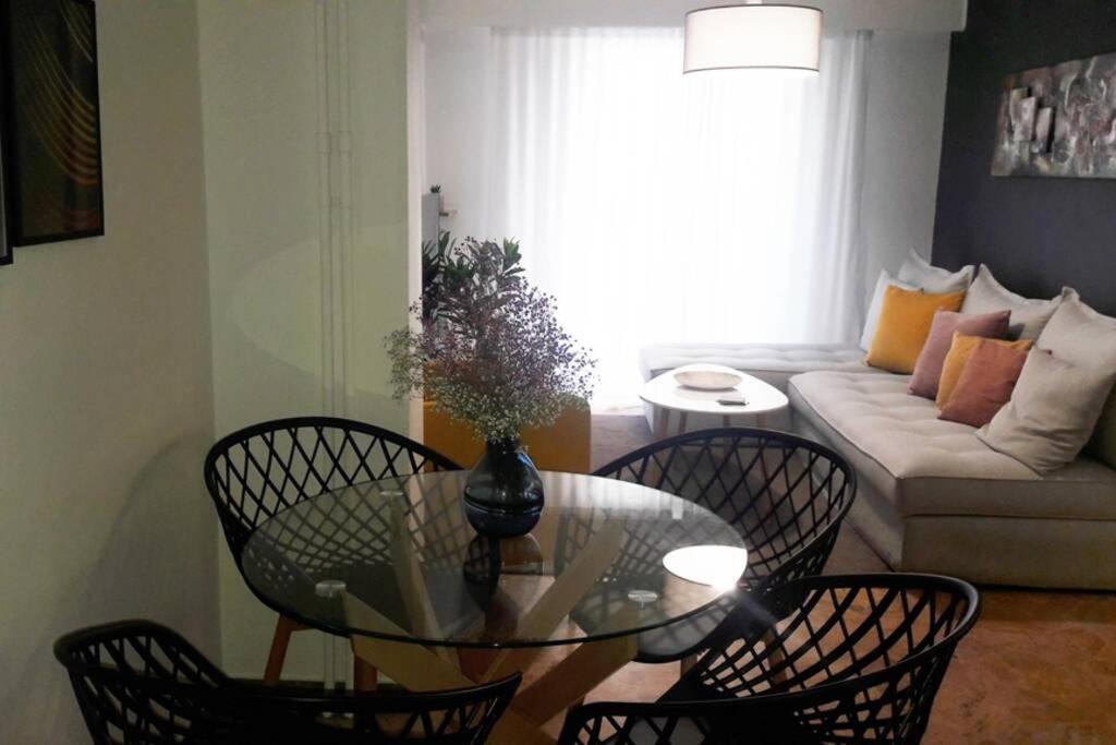 Apartamento Elegant & Charming Apt. In The Hilton Area Atenas Exterior foto