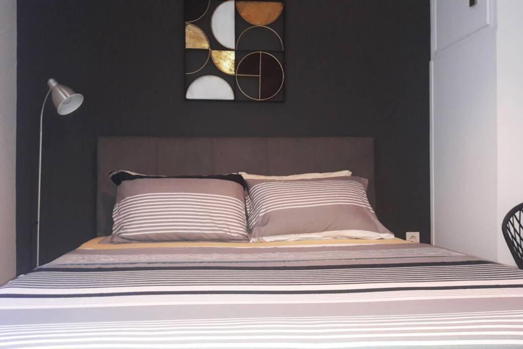 Apartamento Elegant & Charming Apt. In The Hilton Area Atenas Exterior foto